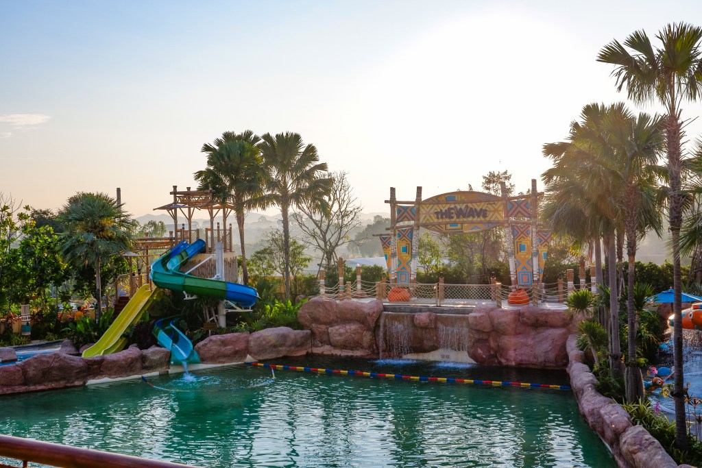 รีวิว Center Point Prime Hotel Pattaya โรงแรมพัทยามีสวนน้ำ